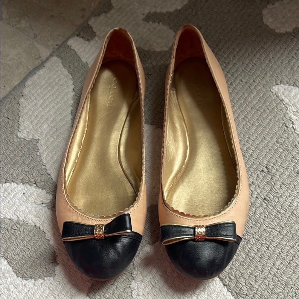 Chic Black and Cream Women's Flats